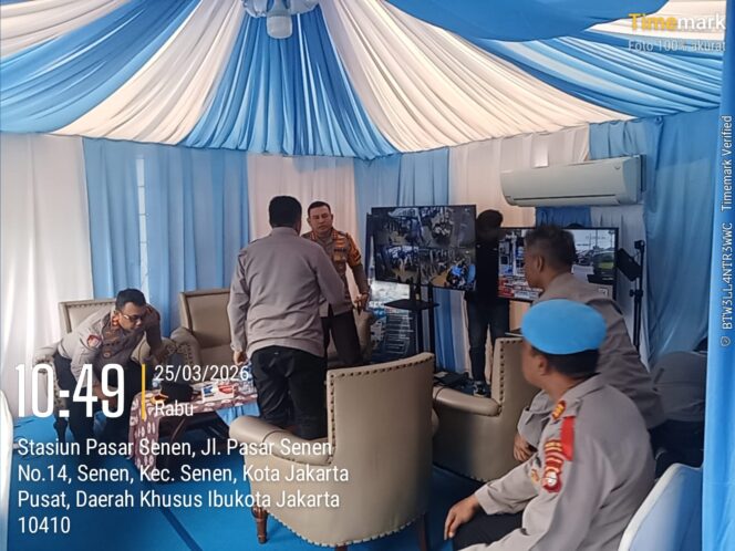 
					Kapolres Metro Jakarta Pusat Cek Kesiapan Pos Pelayanan di Stasiun Senen Jelang Arus Balik