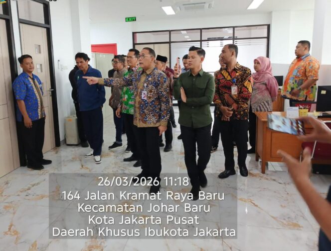 
					Bhabinkamtibmas Bersama Tiga Pilar Amankan Kunjungan Wali Kota Jakarta Pusat di Tanah Tinggi