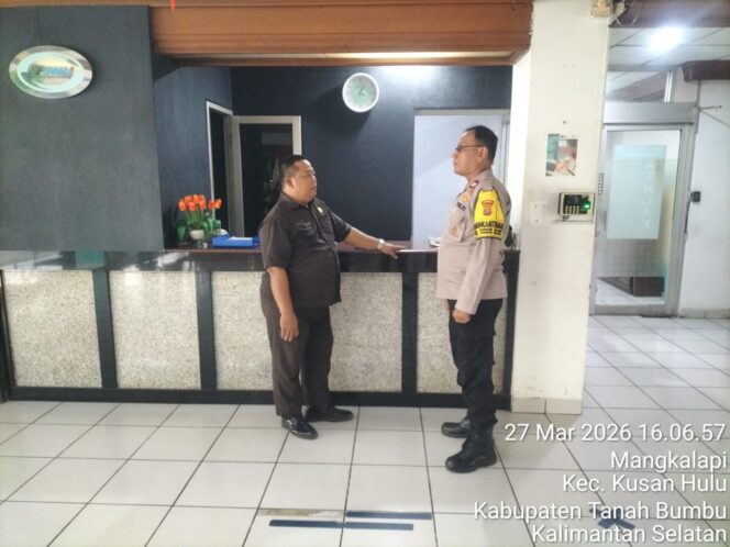 
					Tingkatkan Pengamanan Objek Vital, Polisi Sambangi Gedung PNRI di Johar Baru