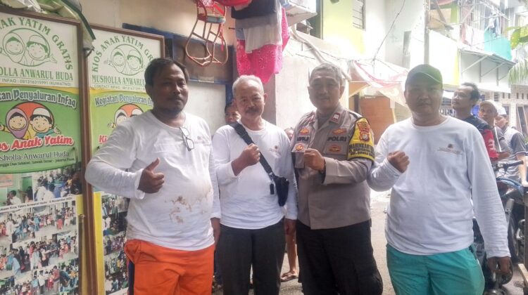 Bhabinkamtibmas Mangga Dua Selatan Pantau Rumah Kosong Pascalebaran Cegah Pencurian