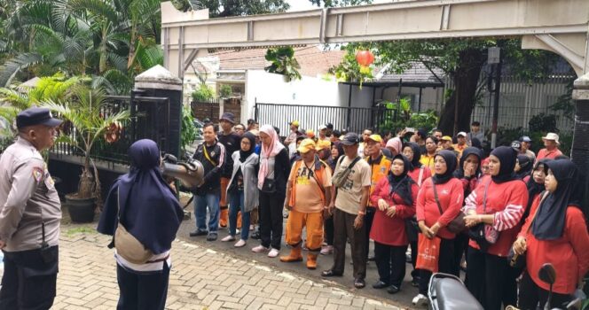 
					Sinergi Tiga Pilar Kawal Warga Gondangdia Menuju Monas, Kegiatan Sembako Presiden Berjalan Kondusif
