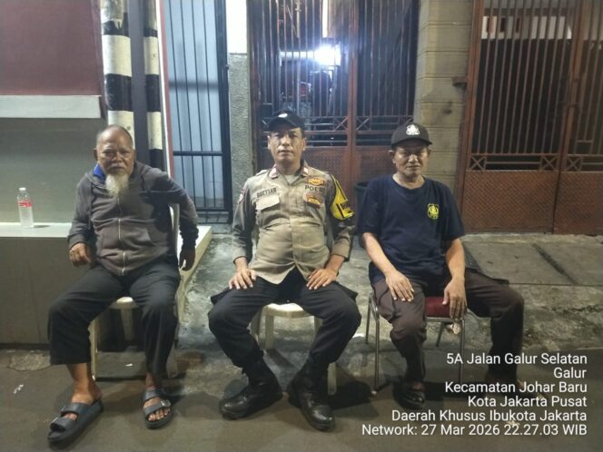 
					Sambangi Pos Kamling, Polisi Ajak Warga Galur Perkuat Deteksi Dini Keamanan