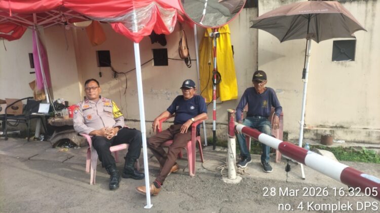 Patroli dan Sambang Permukiman, Polisi Ajak Warga Johar Baru Tingkatkan Kewaspadaan