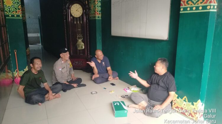 Silaturahmi di Masjid, Polisi Perkuat Cooling System dan Kamtibmas di Johar Baru