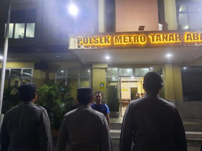 
					Patroli Cipta Kondisi Polsek Metro Tanah Abang, Situasi Wilayah Terpantau Aman dan Kondusif