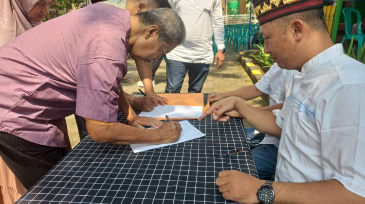 Bhabinkamtibmas Hadiri Halal Bihalal Keluarga Besar Kelurahan Kebon Kacang Pererat Silaturahmi Warga