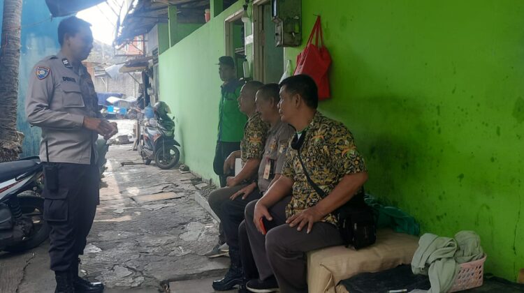 Bhabinkamtibmas Kebon Melati Laksanakan Sambang Warga RW 12, Sampaikan Imbauan Kamtibmas