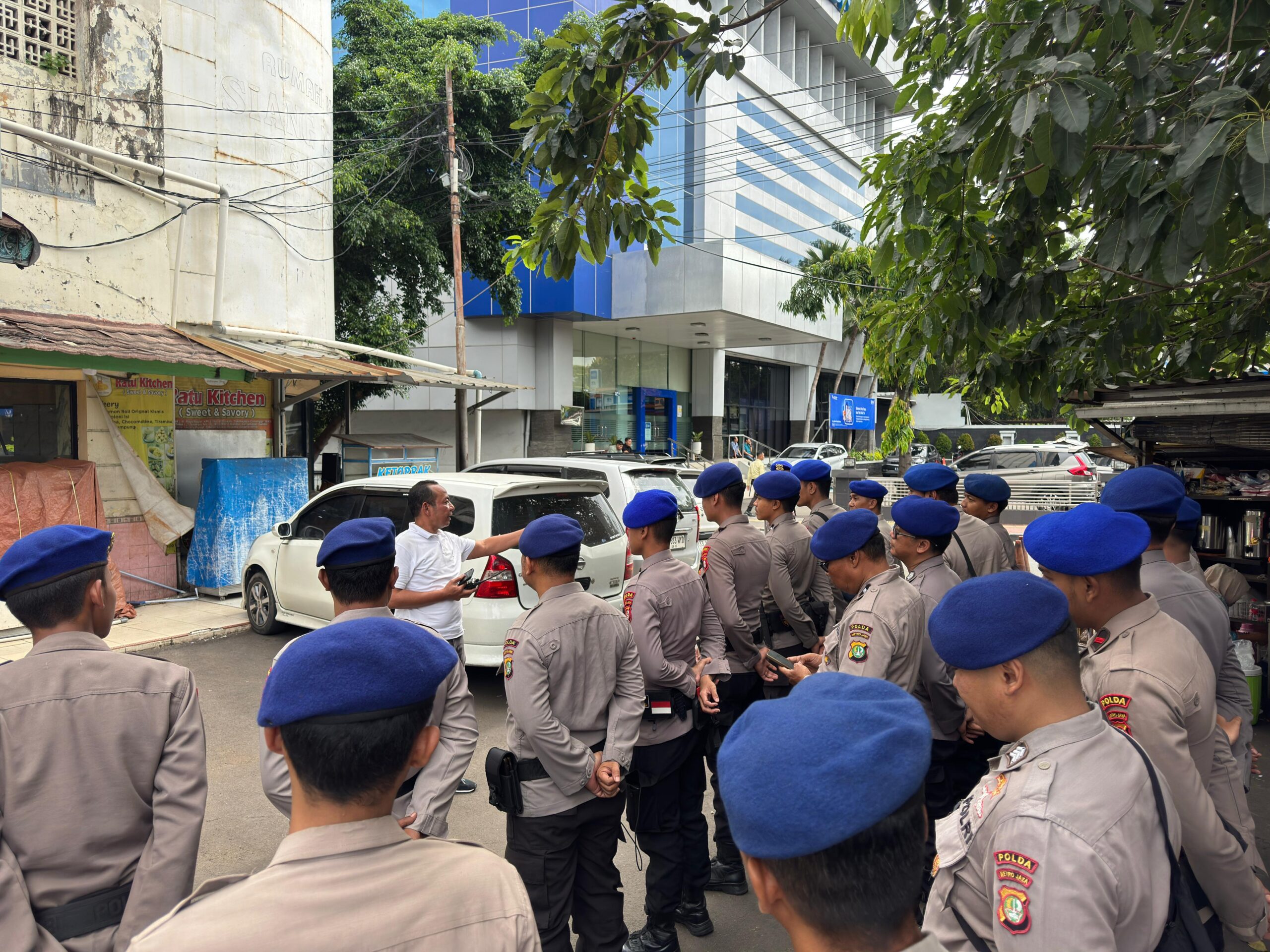 Kanit Intel Polsek Sawah Besar Pimpin Apel Pelayanan Bagi Sembako & Pasar Murah Di Monas