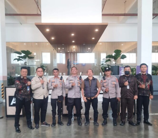 
					Sinergi Polri–TNI Jaga Kekhusyukan Ibadah Minggu di Gedung Annex Building Menteng