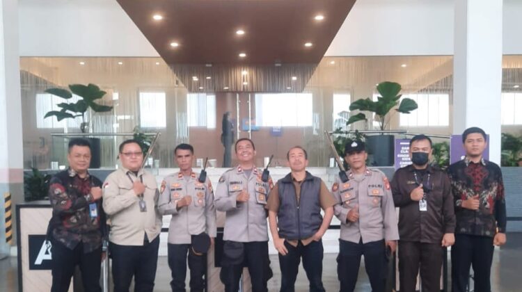 Sinergi Polri–TNI Jaga Kekhusyukan Ibadah Minggu di Gedung Annex Building Menteng