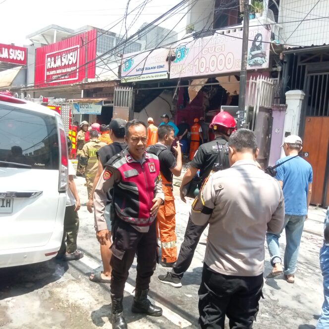 
					Kebakaran Hanguskan Usaha Laundry di Senen, Polisi Olah TKP Diduga Akibat Kebocoran Gas