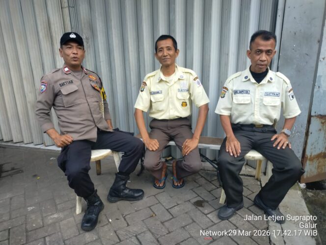 
					Sore Hari di Galur, Polisi Sambangi Security Perusahaan: Perkuat Deteksi Dini dan Cegah Kejahatan