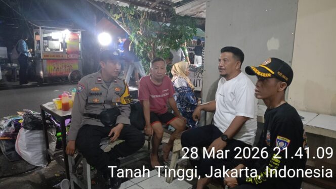 
					Perkuat Satkamling, Polisi dan Warga Tanah Tinggi Bersinergi Jaga Kamtibmas