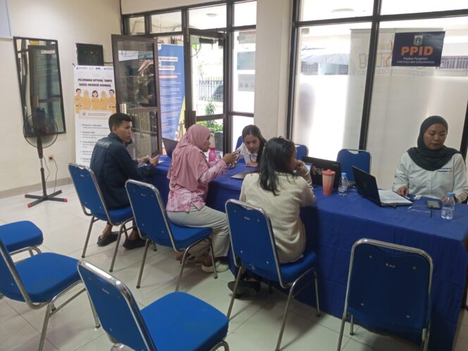 
					Bhabinkamtibmas Monitoring Pelayanan SPT Tahunan di Karang Anyar, Warga Antusias