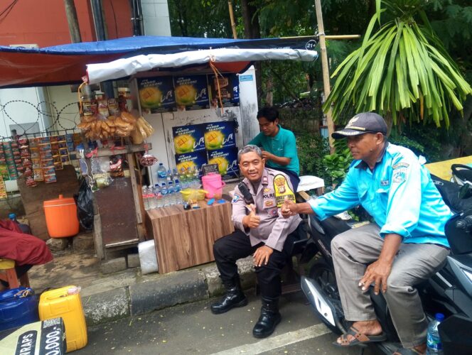 
					Bhabinkamtibmas Sambangi Korban Penipuan di Mangga Dua Selatan, Perkuat Silaturahmi Kamtibmas