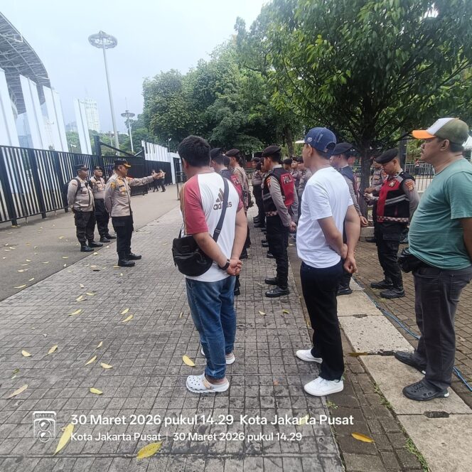 
					Kapolsek Johar Baru Pimpin Apel Pengamanan FIFA Series 2026 di GBK, Aparat Siaga Jaga Kondusivitas