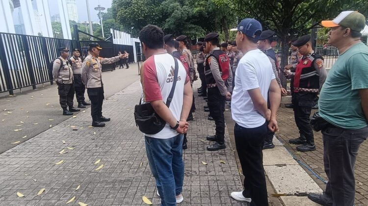 Kapolsek Johar Baru Pimpin Apel Pengamanan FIFA Series 2026 di GBK, Aparat Siaga Jaga Kondusivitas
