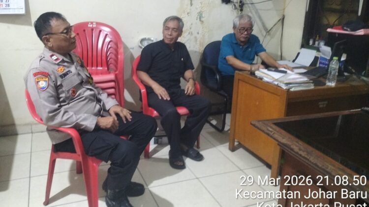 Patroli Malam di RW 07 Johar Baru, Polisi dan Warga Kompak Jaga Keamanan