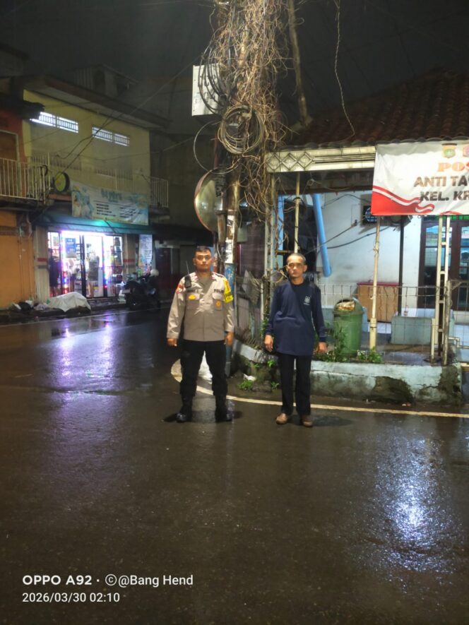 
					Polisi dan Warga Lakukan Patroli Dini Hari Antisipasi Tawuran di Kramat Sentiong