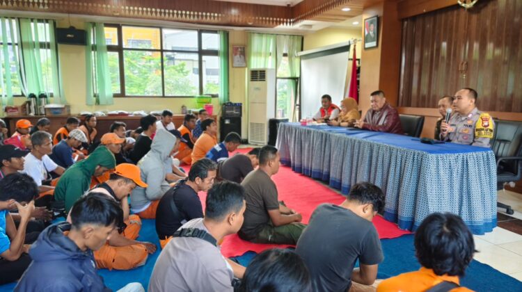 Halalbihalal di Kenari Senen, Warga dan Aparat Perkuat Silaturahmi Usai Lebaran