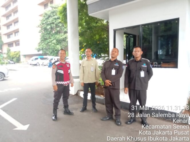 
					Polsek Senen Lakukan Patroli dan Sambang Objek Vital, Situasi Aman Kondusif