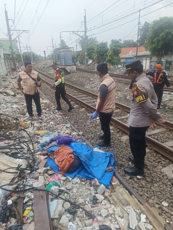 
					Polisi Respon Cepat Laporan Masyarakat, Pria Ditemukan Tewas Tertabrak Kereta di Senen