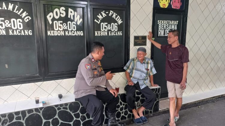 Bhabinkamtibmas Kebon Kacang Laksanakan Patroli dan Sambang RT 12/06, Ajak Warga Jaga Kamtibmas