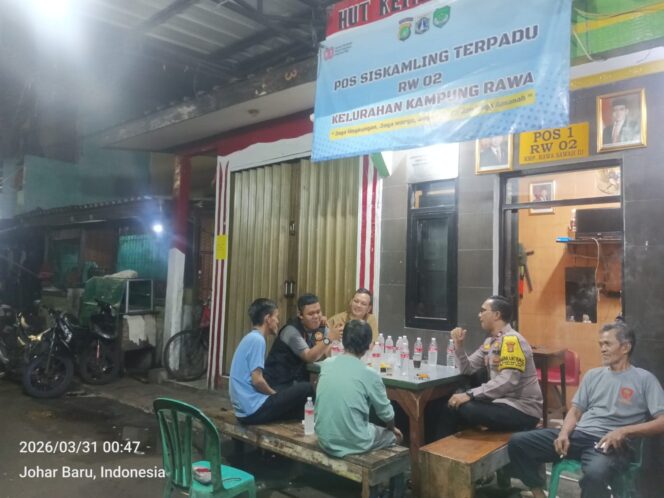 
					Jaga Malam Tetap Aman, Polisi Sambangi Poskamling Kampung Rawa Perkuat Sinergi Warga