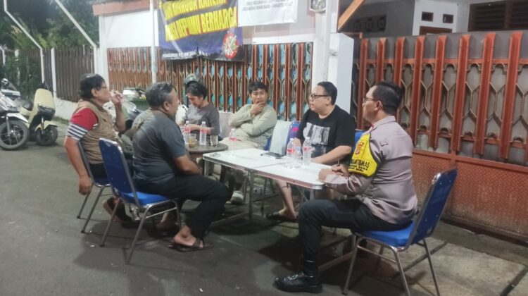 Sambang Poskamling RW 07, Polisi Ajak Warga Kampung Rawa Tingkatkan Kewaspadaan Malam Hari