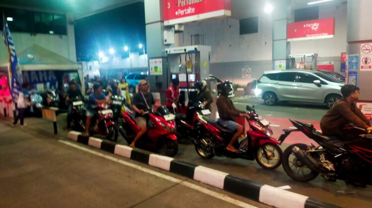 Polsek Kemayoran Cek Stok BBM di SPBU, Pastikan Ketersediaan Aman di Tengah Isu Kenaikan