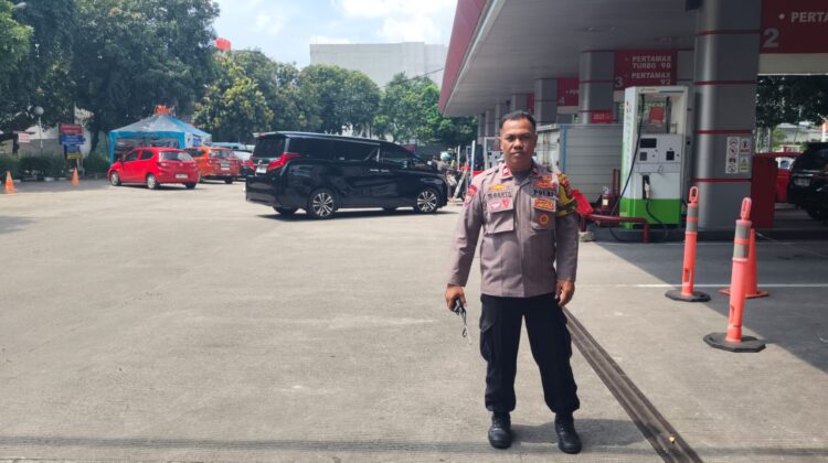 Bhabinkamtibmas Cek SPBU di Bendungan Hilir, Pastikan Stok dan Situasi Aman