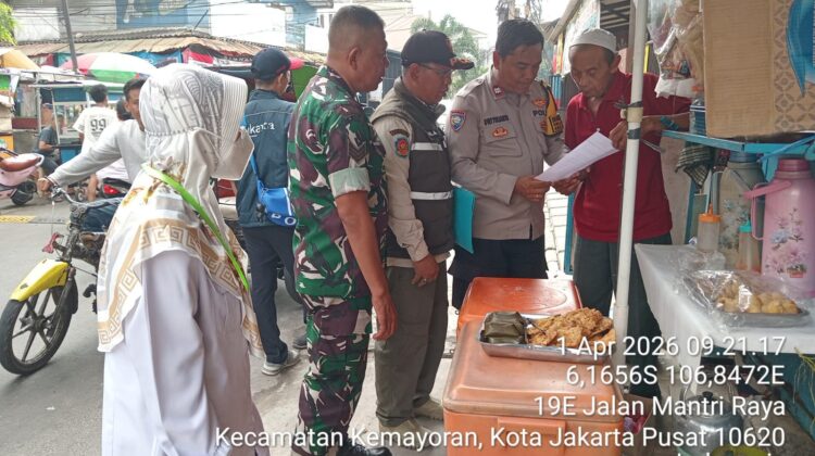 Rabu Tertib, Polisi dan Tiga Pilar Tertibkan PKL di Jalan Gardu Asem Secara Humanis