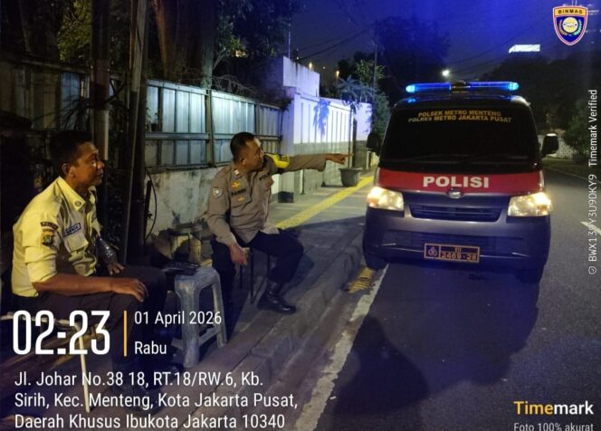 
					Patroli Tengah Malam, Bhabinkamtibmas Gondangdia Perkuat Satkamling Antisipasi Kejahatan