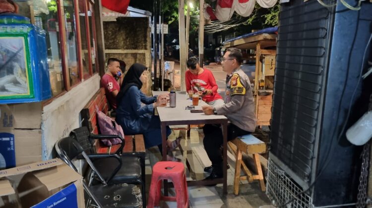 Bhabinkamtibmas Karet Tengsin Sambangi Pos Kamling RW 04, Perkuat Keamanan Lingkungan