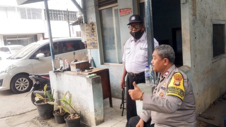 Kepedulian Bhabinkamtibmas Mangga Dua Selatan Beri Arahan Satpam, Cegah Curanmor dan Konflik Sosial