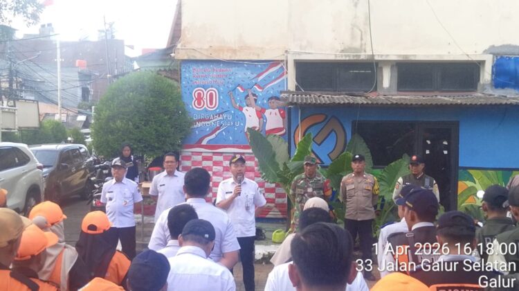 Rabu Tertib 3 Pilar di Galur, Penataan PKL dan Pembersihan Lingkungan Pasar Gembrong