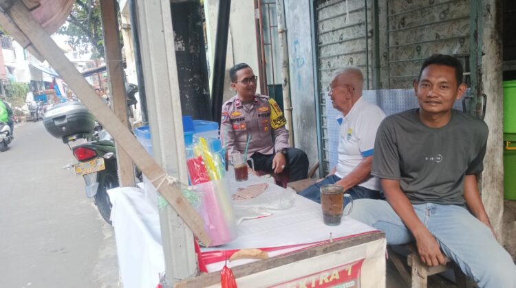 Cooling System dan Patroli Humanis, Bhabinkamtibmas Sambangi Warga Kampung Rawa Jaga Kamtibmas Kondusif