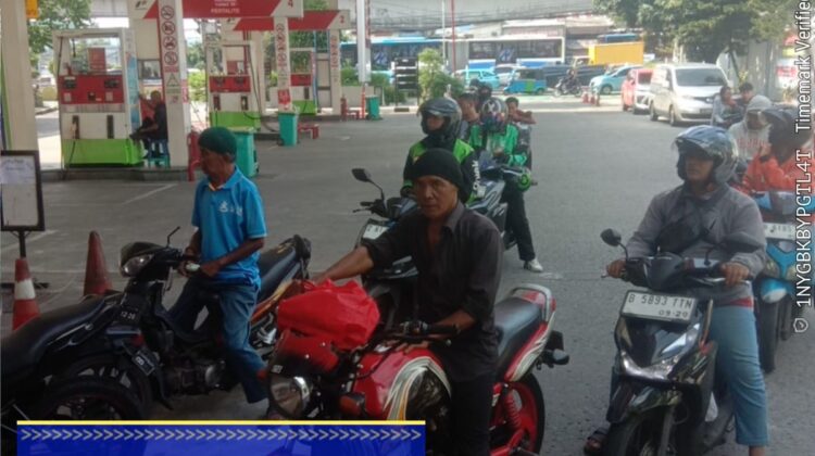 Kapolsubsektor Galur Laksanakan Patroli Dialogis di SPBU, Pastikan Stok BBM Aman dan Situasi Kondusif