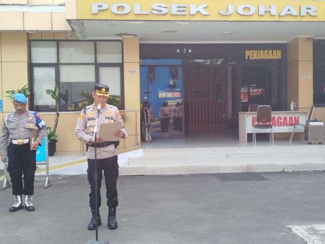 
					Kapolsek Johar Baru Pimpin Apel Jam Pimpinan, Tekankan Kesiapsiagaan dan Peningkatan Patroli