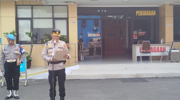 Kapolsek Johar Baru Pimpin Apel Jam Pimpinan, Tekankan Kesiapsiagaan dan Peningkatan Patroli