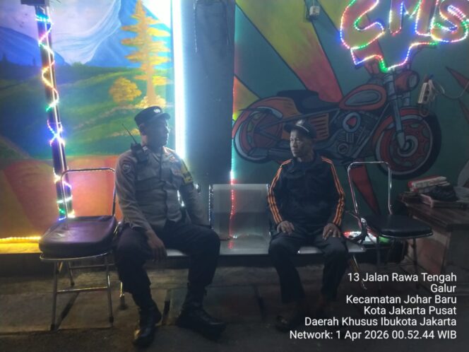 
					Midnight Patrol Humanis: Polisi Sambangi Pos Kamling Galur, Perkuat Deteksi Dini Keamanan Warga