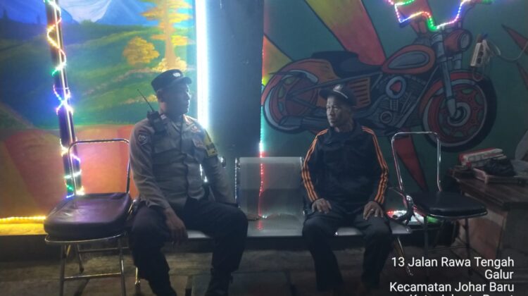 Midnight Patrol Humanis: Polisi Sambangi Pos Kamling Galur, Perkuat Deteksi Dini Keamanan Warga