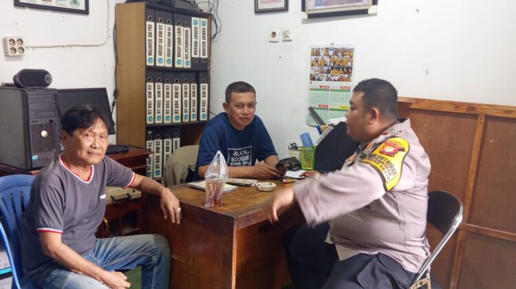 Bhabinkamtibmas Petamburan Jalin Silaturahmi Kamtibmas Bersama Warga RW 02