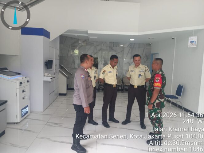 
					Bhabinkamtibmas dan Babinsa Kenari Sambangi Kantor BRI Kramat, Perkuat Antisipasi Gangguan Kamtibmas