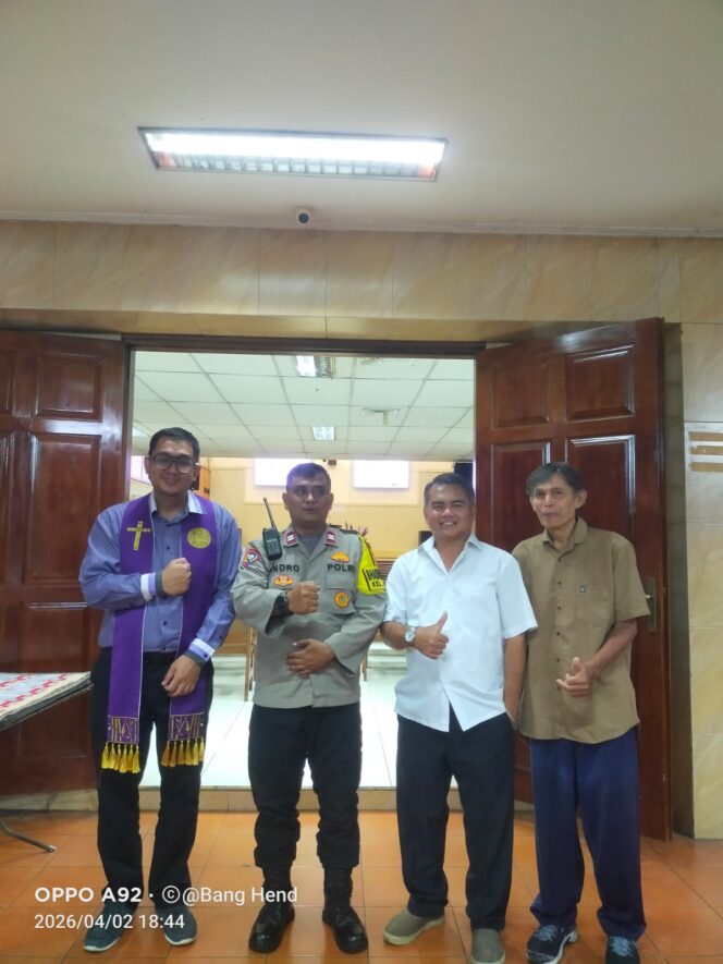 
					Polisi Amankan Ibadah Paskah di Dua Gereja di Kramat, Situasi Kondusif