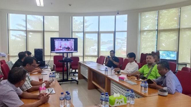 
					Anev Pelayanan SKCK Online, Personel Intelkam Polsek Senen Ikuti Zoom Meeting di Polres Jakpus