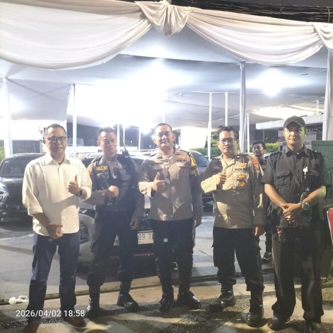 
					Polisi Siaga, Misa Kamis Putih di Gereja GPIB Paulus Menteng Berlangsung Lancar