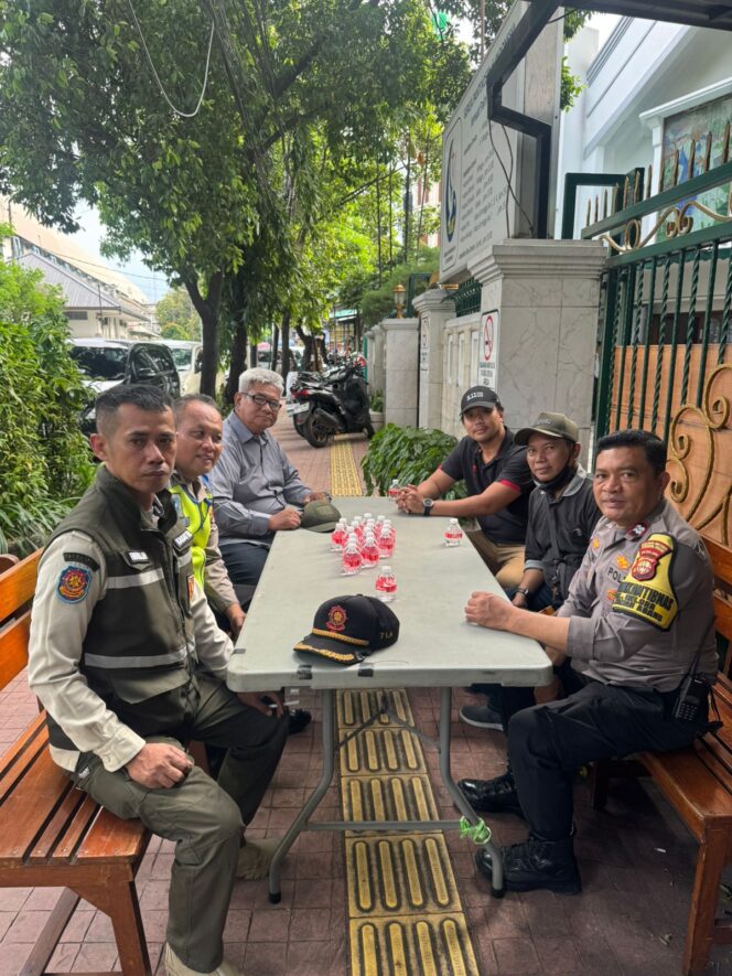 
					Polsek Metro Tanah Abang Laksanakan Pelayanan Ibadah Jumat Agung di Gereja Pantekosta Gelora