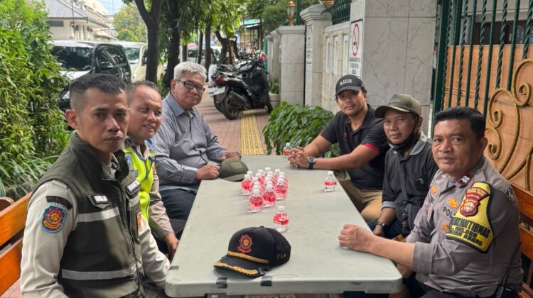 Polsek Metro Tanah Abang Laksanakan Pelayanan Ibadah Jumat Agung di Gereja Pantekosta Gelora