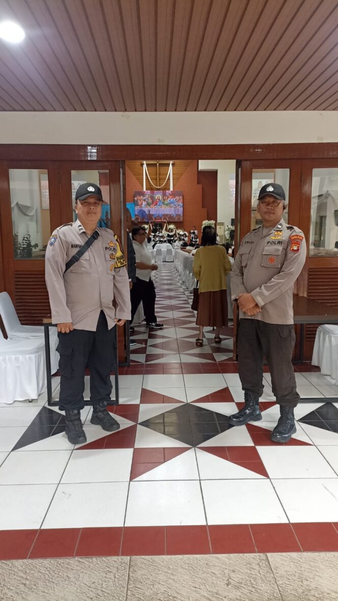 
					Hadir Beri Rasa Aman, Polri Kawal Ibadah Jumat Agung di Gereja GBKP Cempaka Baru